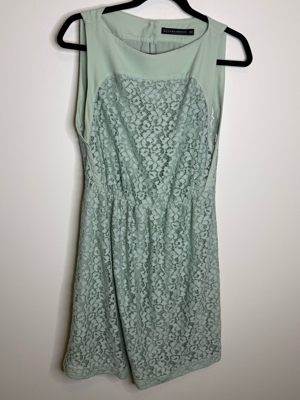 Zara Mint Lace Midi Dress in Soft Green size medium